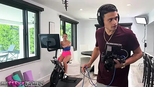 Mypervyfamily - Behind the Scenes with Luna Luxe & Filthy Rich!