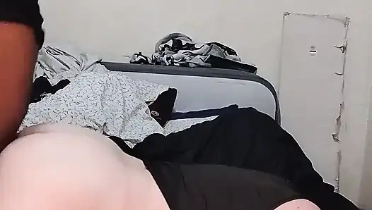 Auf Den Rücken Spritzen Ein Bisschen Tief in Ihre Muschi!!