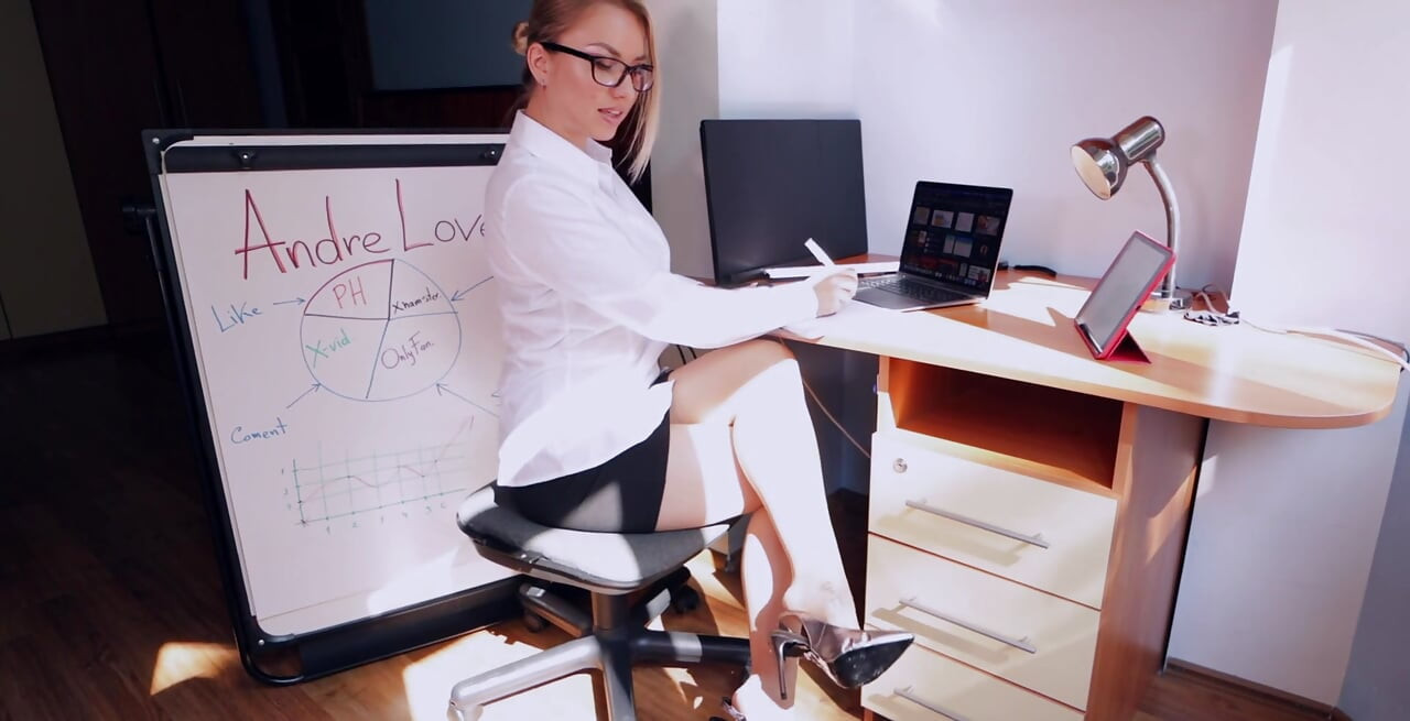 Video personalizado para mi encantadora skd que hacía mucho calor en la oficina hoy vamos a tomar un café juntos