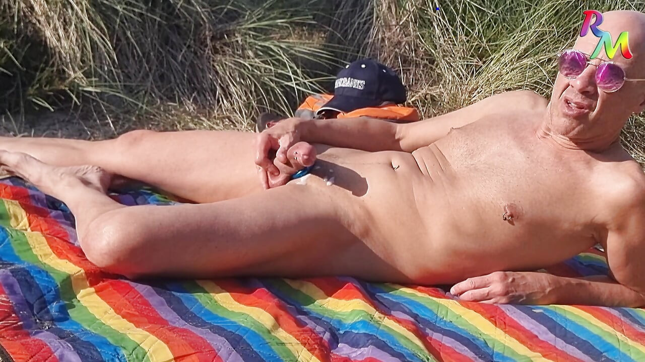 I wish I could go to Studland this weekend and do this again! People could see me cum!