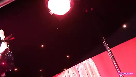 Striptizci sürtükler anal amcık kulübü grup seks