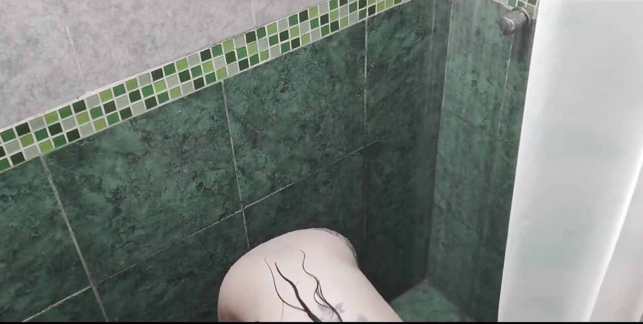 A 25-minute Forbidden View While I Shower