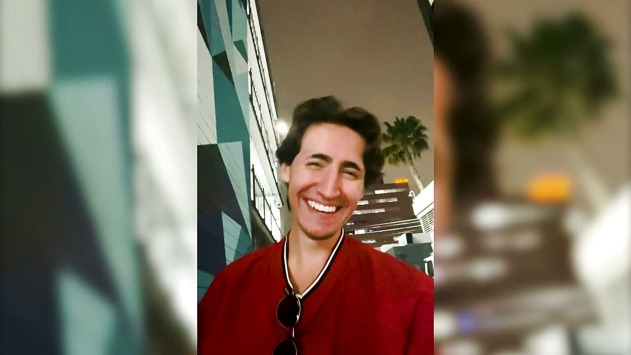 Tiktok-ster Kane Trujillo richt zich tot zijn haters en onthult zijn beroemdheid!