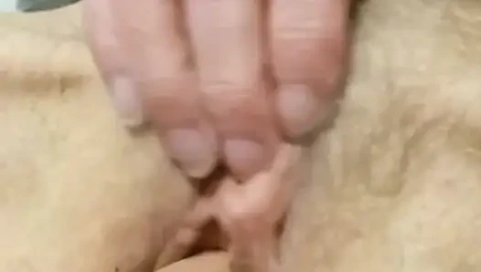 Ich alleine zu Hause und mache ein Video für meinen Mann im Hotel