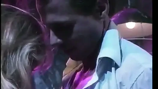 Cewek nakal ini dientot habis-habisan sama kontol besar sampai dicrot di muka