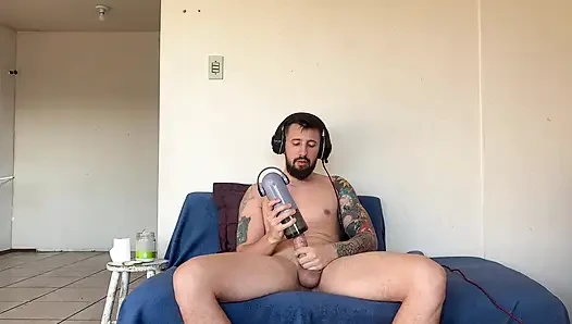 NAUGHTY REDHEAD NEIGHBOR CAUGHT HER NEIGHBOR WITH HEADPHONES MASTURBATING AND FELL WITH HER MOUTH ON HIS COCK!