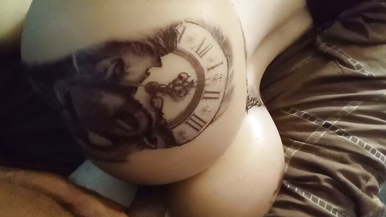 "Booty-Full " Tatted-Up, (Asian X Bunnie)...Lubi to w dupę !!