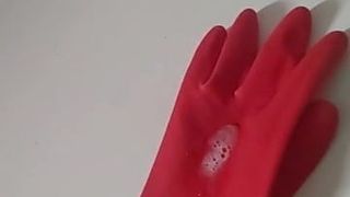 Сперма в резиновой перчатке