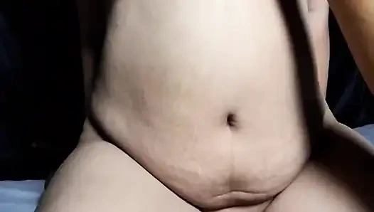 Eine witwe, die gerne verwöhnt wird