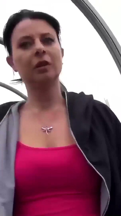 Hausfrau Bonny Devil im Auto fremd gegangen | Clip 1
