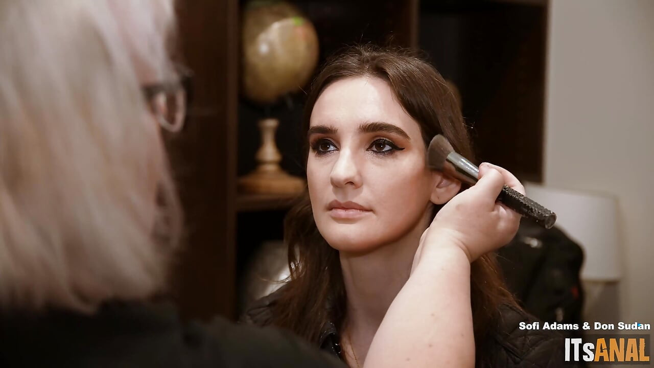 Detrás de escena - anal con Sofi Adams