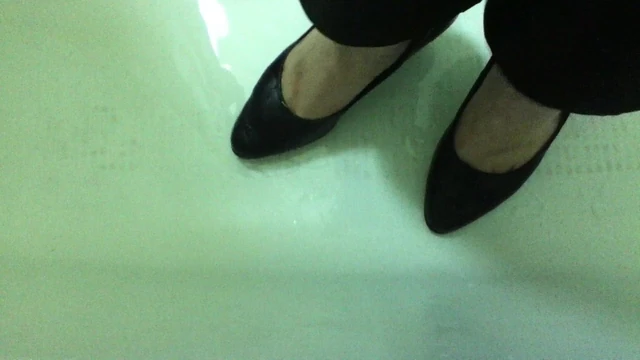 Friends Sexy Feet in Wet Office Heels