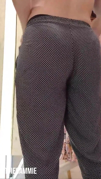Howing My Body at a Dressing Room
