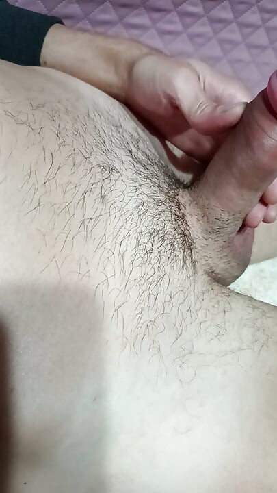 I'm pumping my cock and swinging it