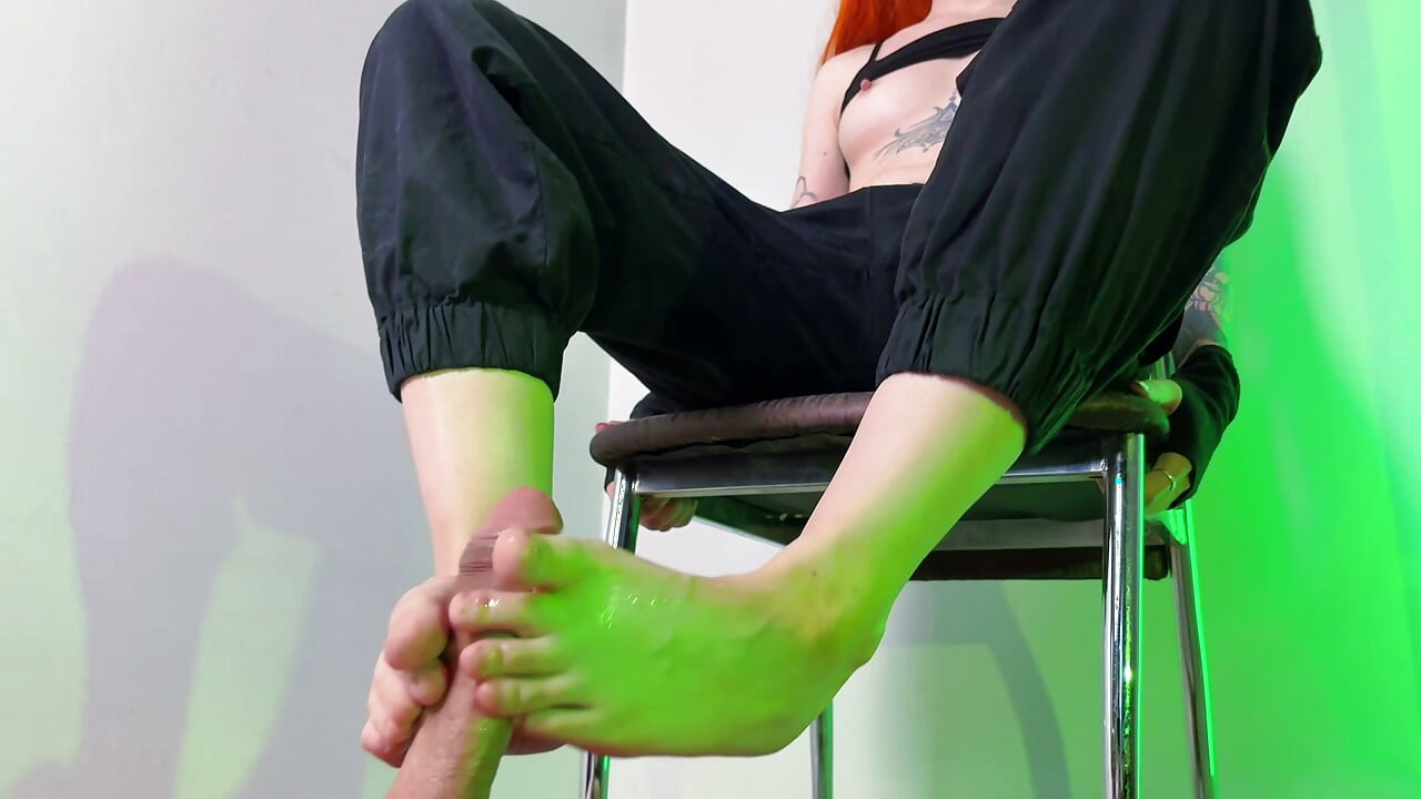 Kim Possible atrapó villano con sus pequeños pies
