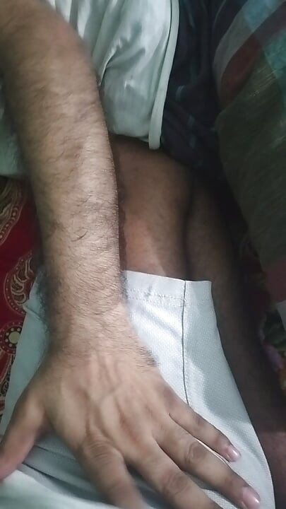 Chico de Bangladesh chupando culo en romance