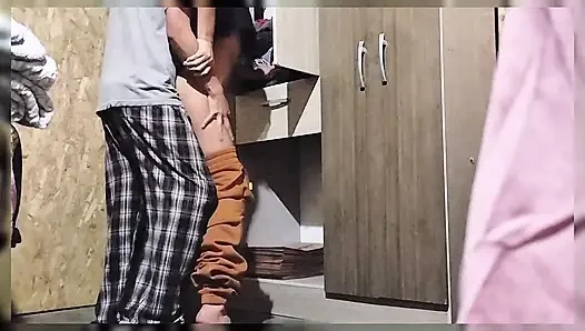 Nach dem unterricht nehme ich meinen studentin zu meinem haus, um im schrank "zu lernen"
