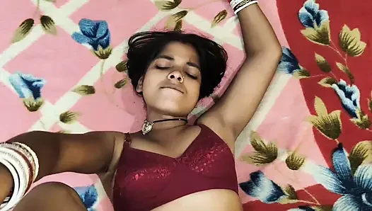 Desa desi India bhabhi ka doggy gaya Sialan dalam video Hindi