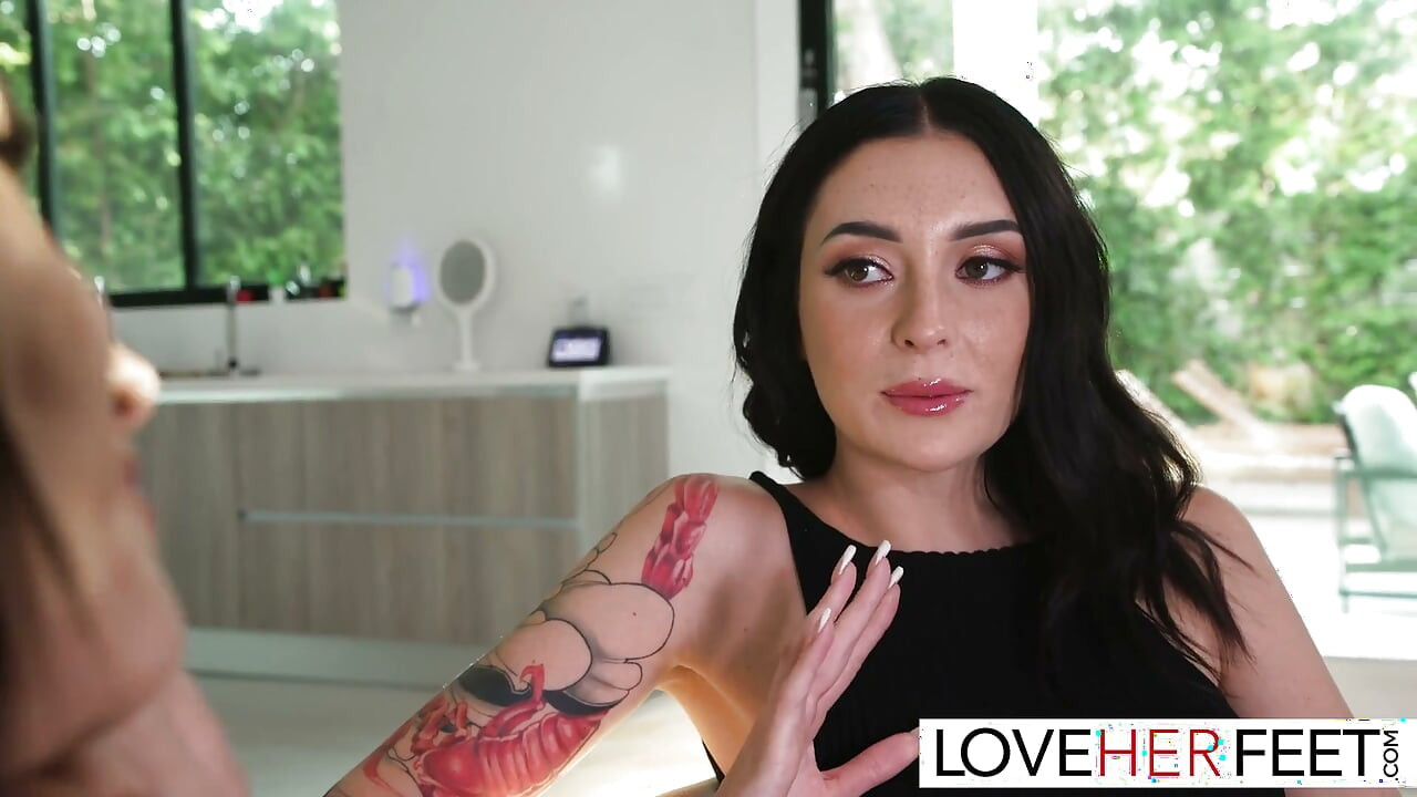 Feet Goddesses Charlotte Sins And Ivy Ireland Share One Dick