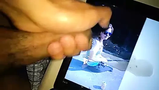 Cum haraç üzerinde esmer kız