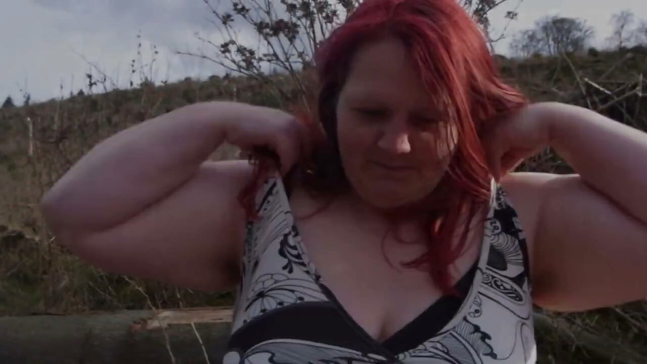 Horny Outdoor Babe