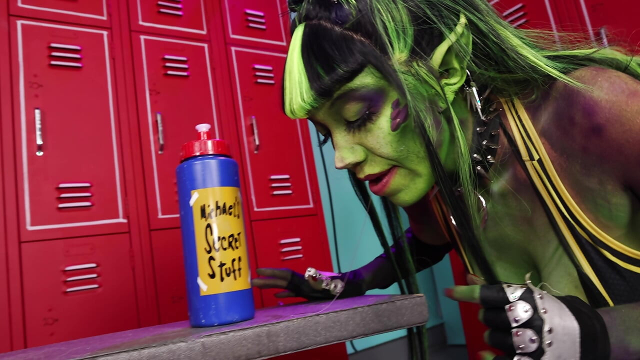 Breed the Lovesick Monstar Stepmommy! Space Jam Cosplay