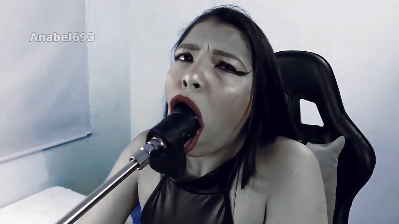 مص بطيء للزب