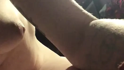 Wenn Sie Eine Metallkugel Quetschen Kann Dich Zum Orgasmus Machen. Volles Video!
