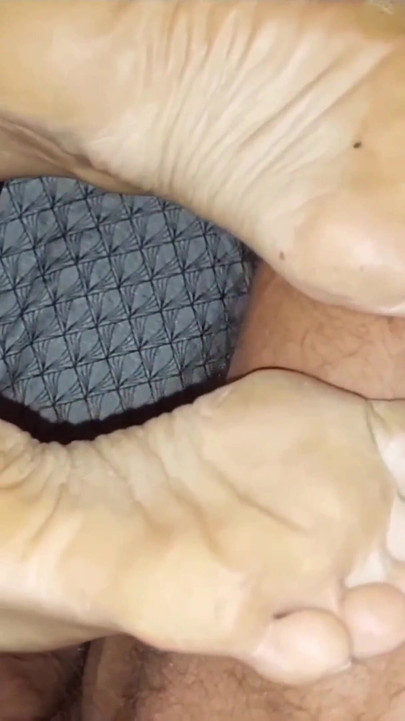 Prekrasna plavuša zrela Selena uživa u seksu