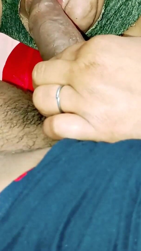 Bhabhi boli dever tumara land bahut bda h ese me piyungi  chus chus pani nikal dungi tumara amezing blowjob's  hindi | Clip 1