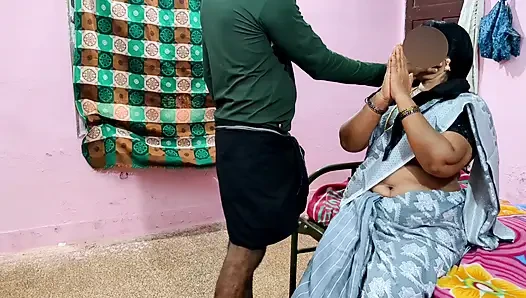 Kız arkadaşımın üvey annesini ipek külotunu bırakırken yakaladım - gizli ceza videosu