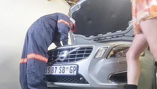 Could Nt Pay the Mechanic so I Offered Him Some Pussy