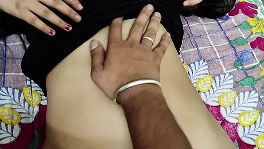 Video rekaman seks gadis desa india pertama kali dientot habis-habisan