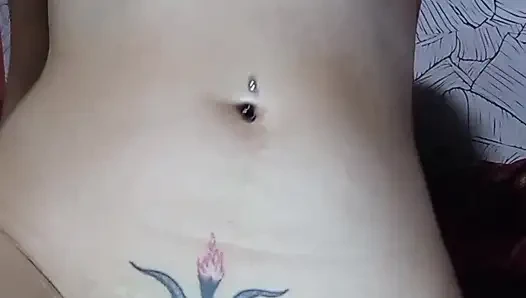 Aku berdandan seksi untuk merayumu dan membuatmu jatuh ke jaring nafsiku