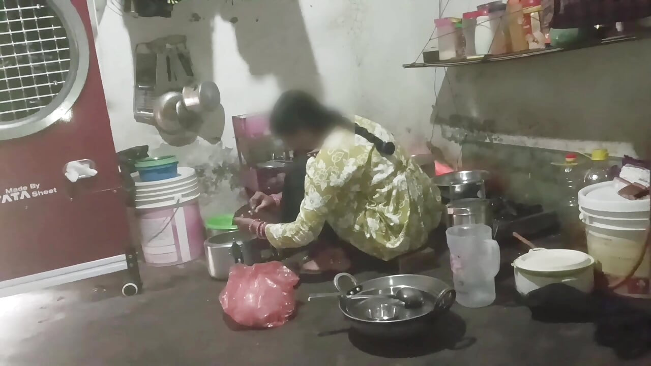 Wielkie cycki kutas szwagierki ssał i pieprzył tyłek w kowboj pieska jedzie hindi audio