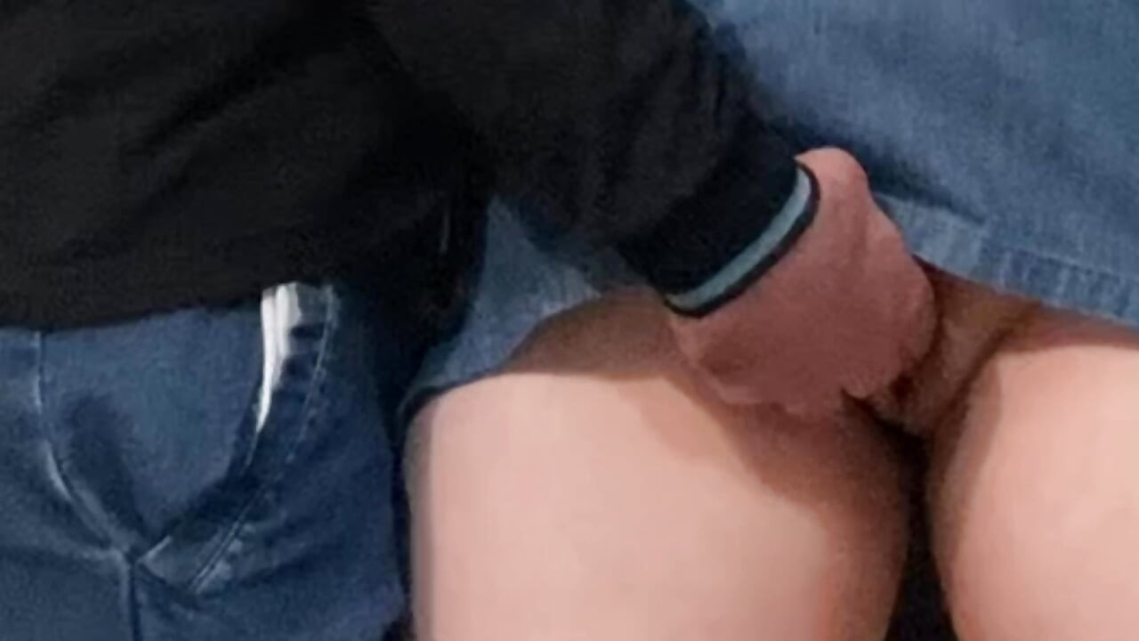 Ουάου!! Το χέρι ενός άγνωστου στα σέξι εσώρουχά μου
