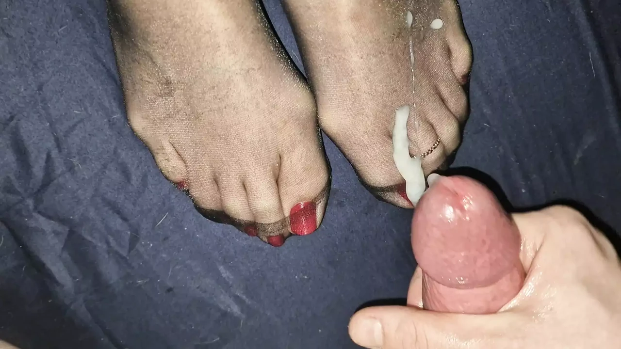 Cum on Red toes with ring in black pantyhose