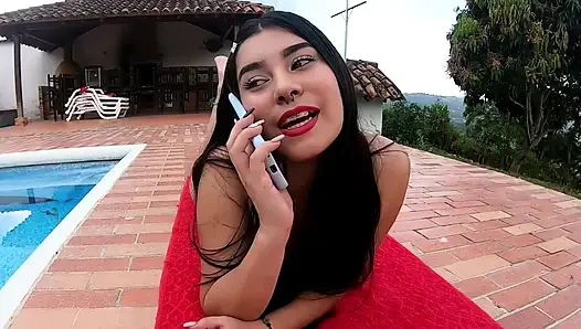 Танец-фетиш с большой задницей девственницы-латины