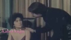 Yesilcam Erotik Filmi Kizida Anasi Gibi Kesilen Porno Sahnes