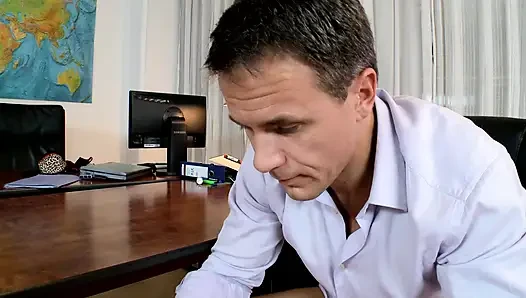 Секретарша-блондинка Раздвинутые Ноги, Широко Раздвинутый Офисный Трах