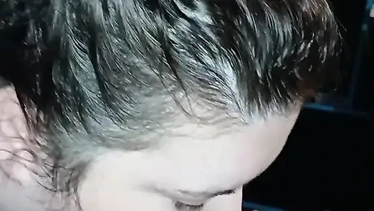 Глотка у этой белой девушки с большой шикарной удивительна