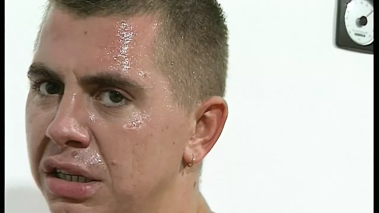 钢棒 Linda Braucht Ne Feuchte 阴户