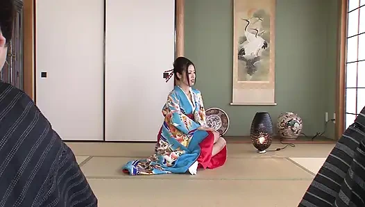 Asyalı üçlü grup seks