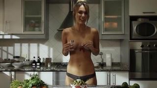 Jenn, la cuoca nuda parte 3