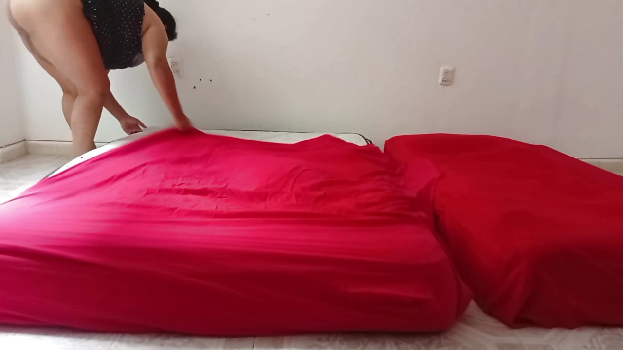 Meksička svekrva čisti gostinjsku sobu u tangama 4