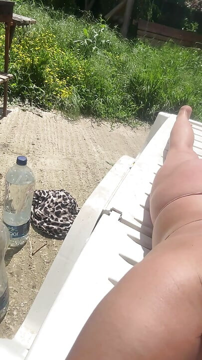 Кладу на мой секс в течение секса - задница, пальцы ног и соблазн крошечного бикини