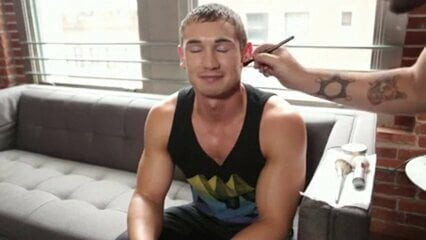 Solo muscle hunk