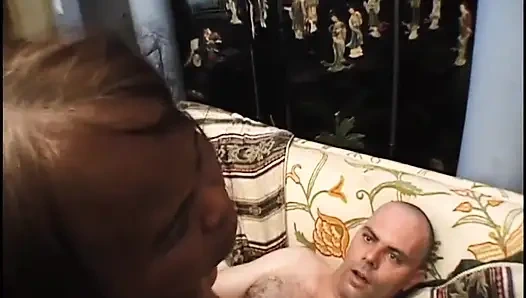 Ngentot memek tante kulit hitam dan putih... Crot di mulut