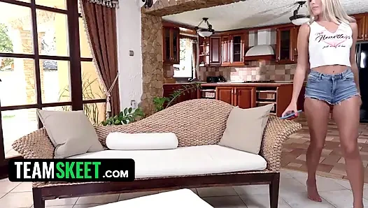 Angelika Grays bilinmeyenden internette ünlü bir viral klipe gidiyor