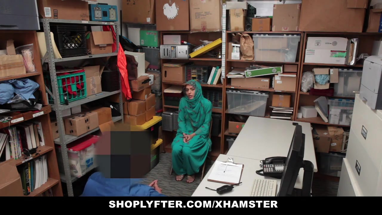 Shoplyfter-ホットなイスラム教徒のティーンが捕まって嫌がらせ